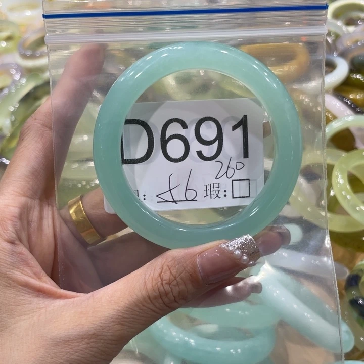 未镶嵌蛇纹石玉手镯小***