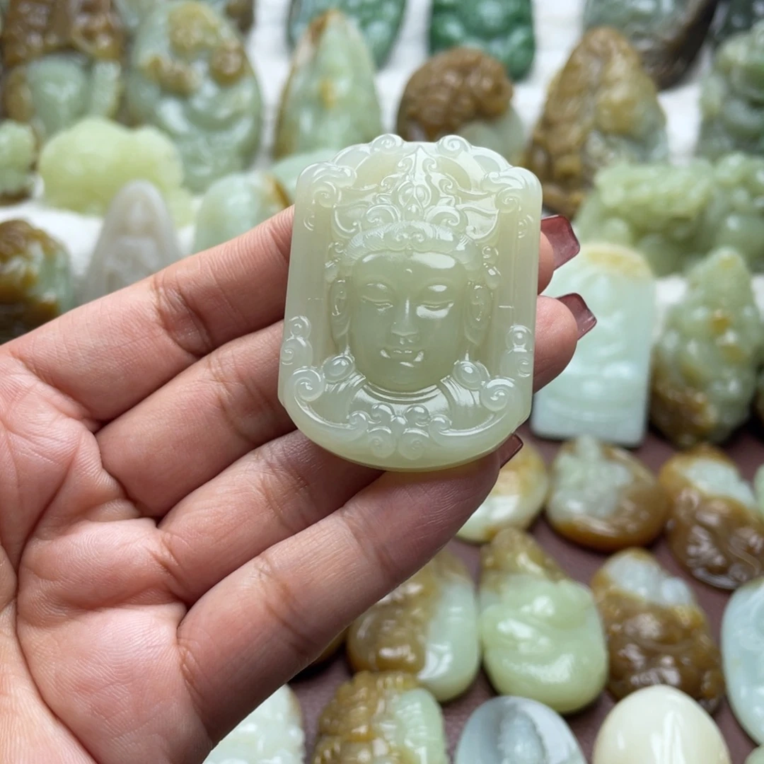 和田玉未镶嵌颈饰