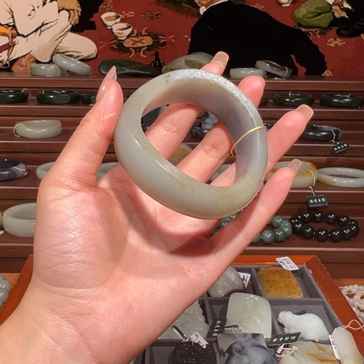 和田玉（墨玉）未镶嵌手镯飘墨青花手镯
