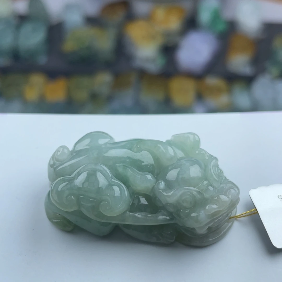 翡翠未镶嵌颈饰貔貅