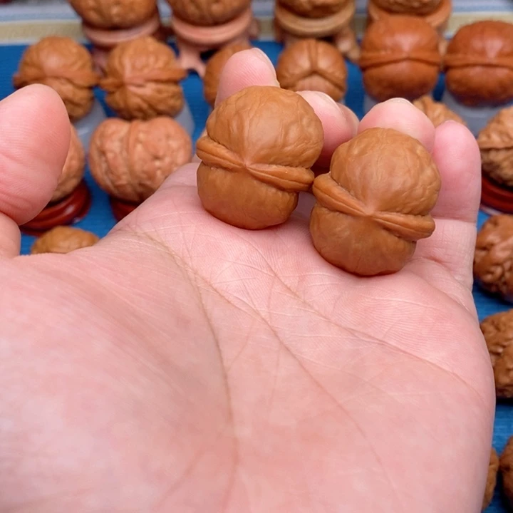 把件文玩核桃小海豚