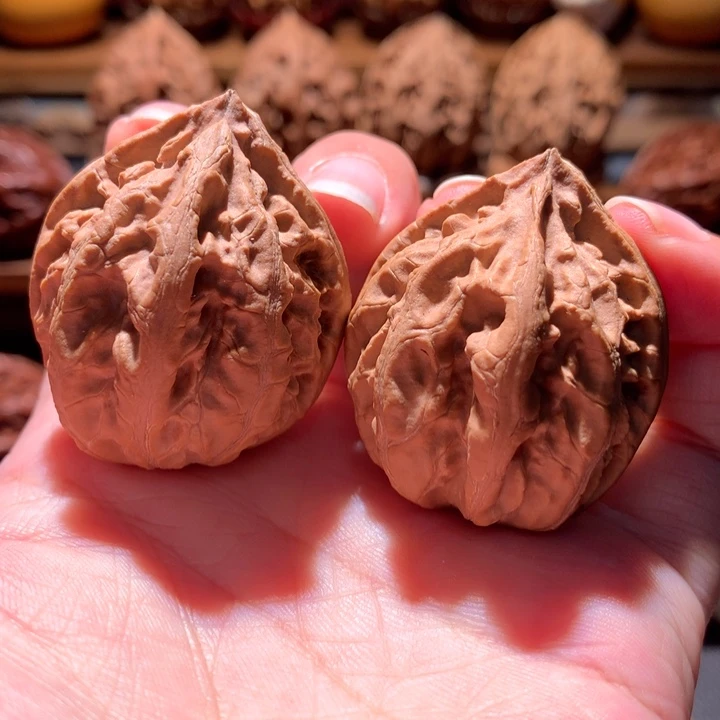 文玩核桃吊坠楸玥核57