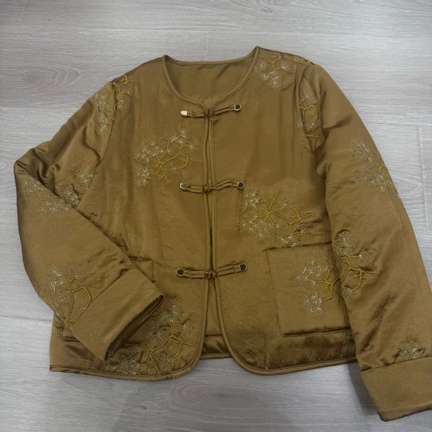 秋冬新款国风轻奢重工盘扣刺绣羊短外套女