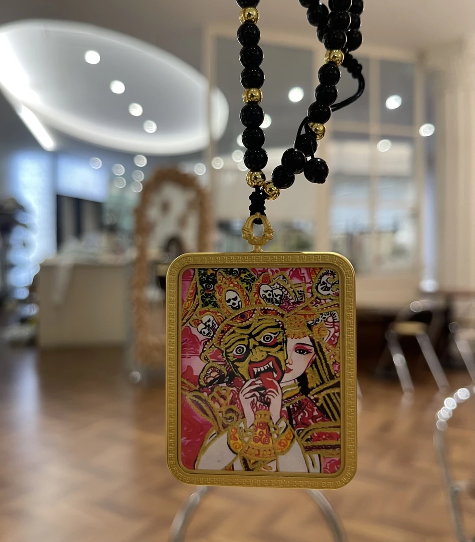 手绘描金扎基拉姆唐卡（带噶乌盒 带五路cc链子发货）