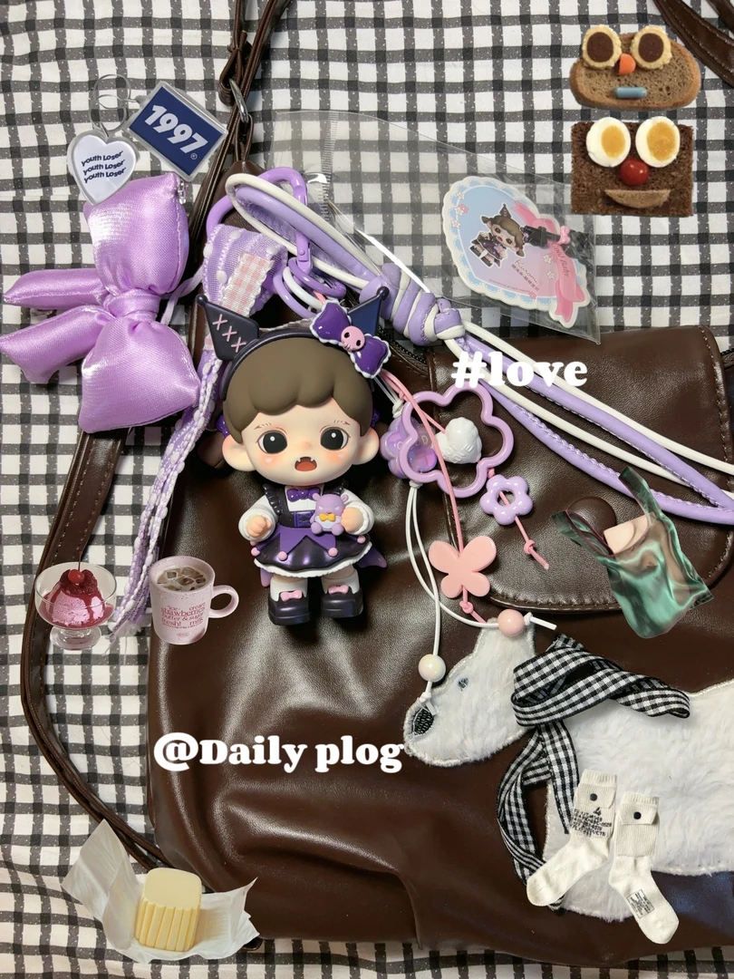 【现货直拍】正版zora包挂，DIY手工潮玩miu系包挂钥匙扣挂件车挂