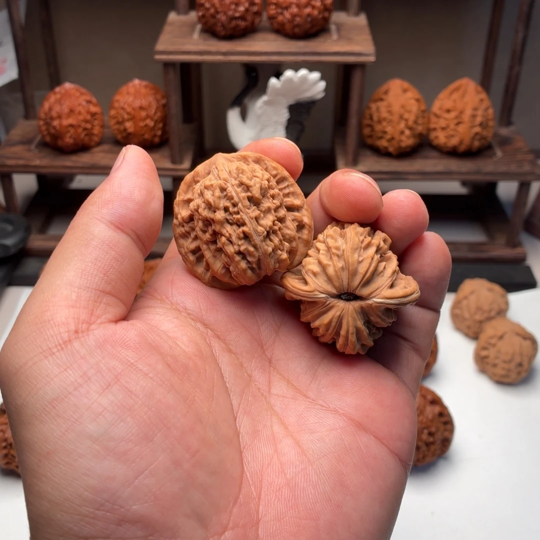 阿***吧文玩核桃吊坠平谷一代四座楼