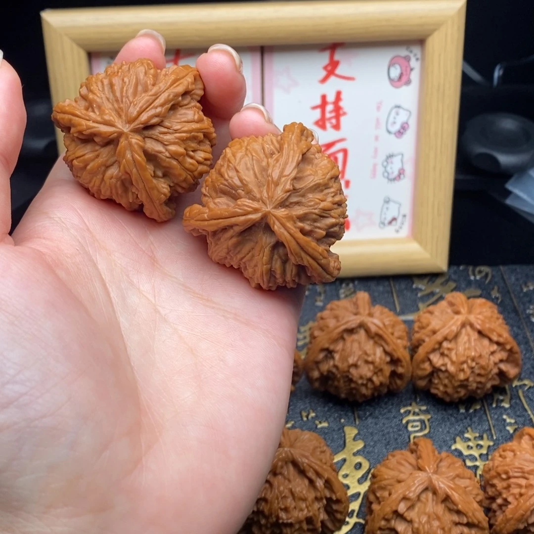 沈***栋文玩核桃吊坠白狮1111111111