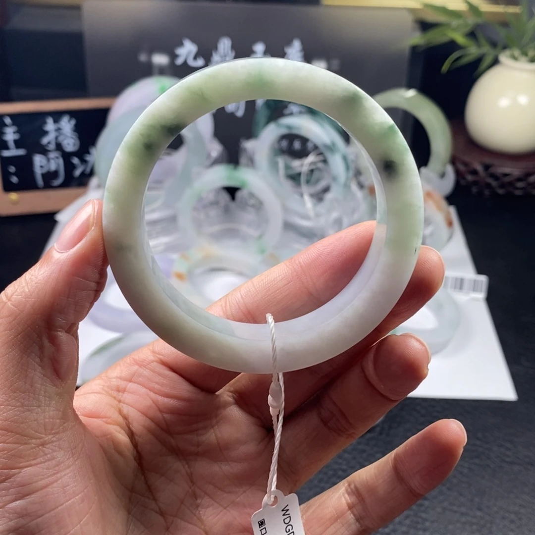 未镶嵌手镯定制翡翠