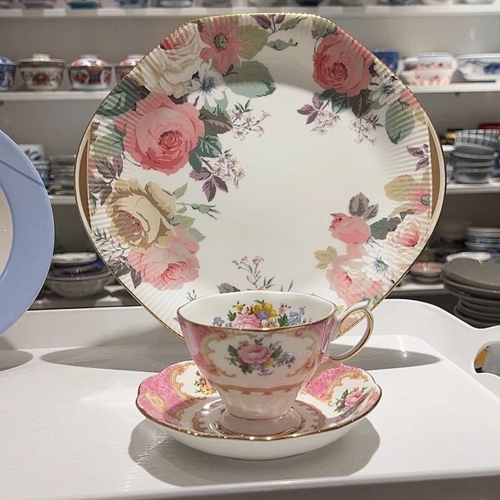 蕾****瓷大大漂亮盘子咖啡杯