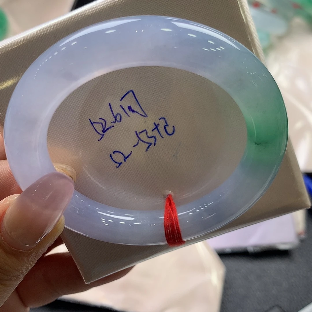 翡翠未镶嵌手镯52.6圆冰种春彩