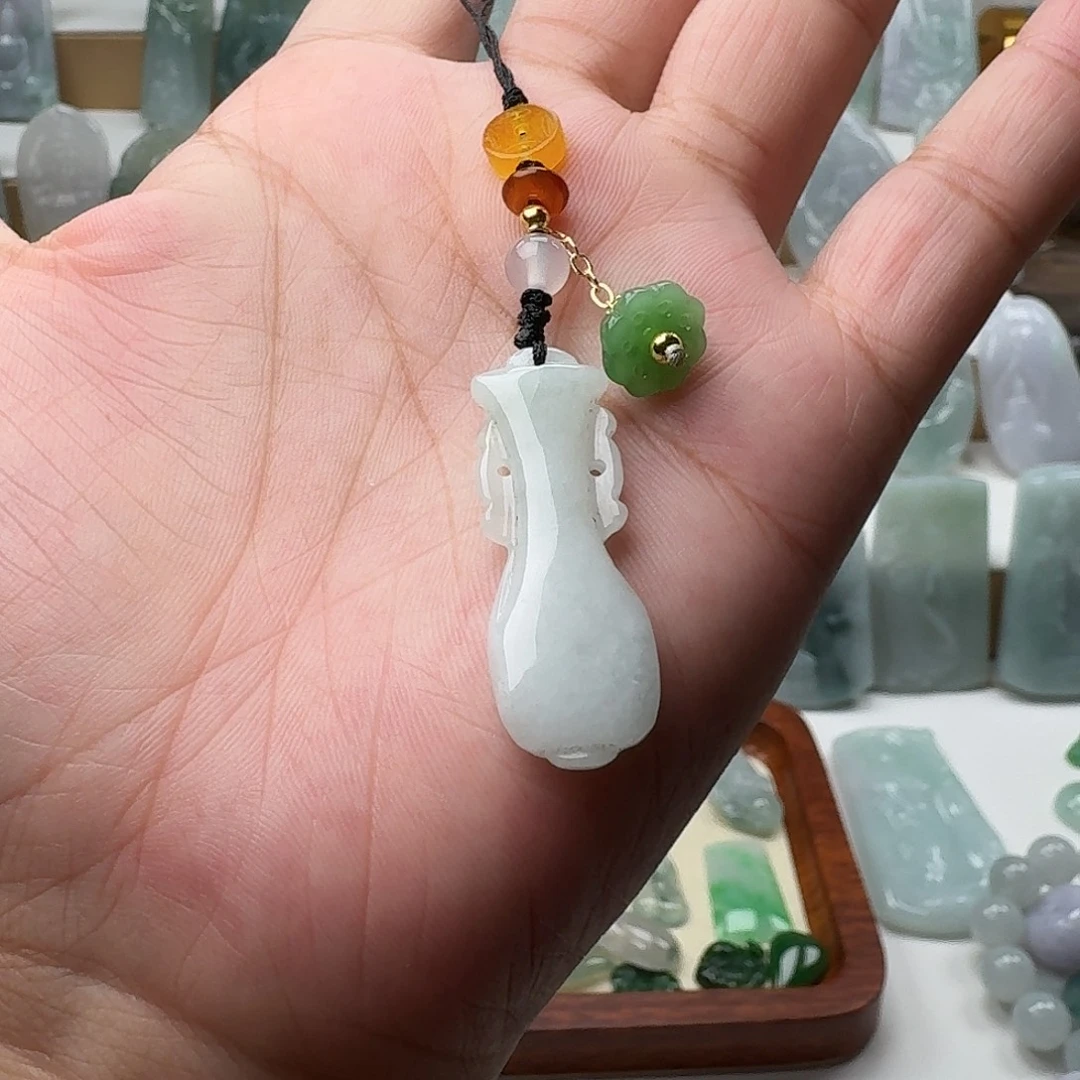 翡翠未镶嵌颈饰20