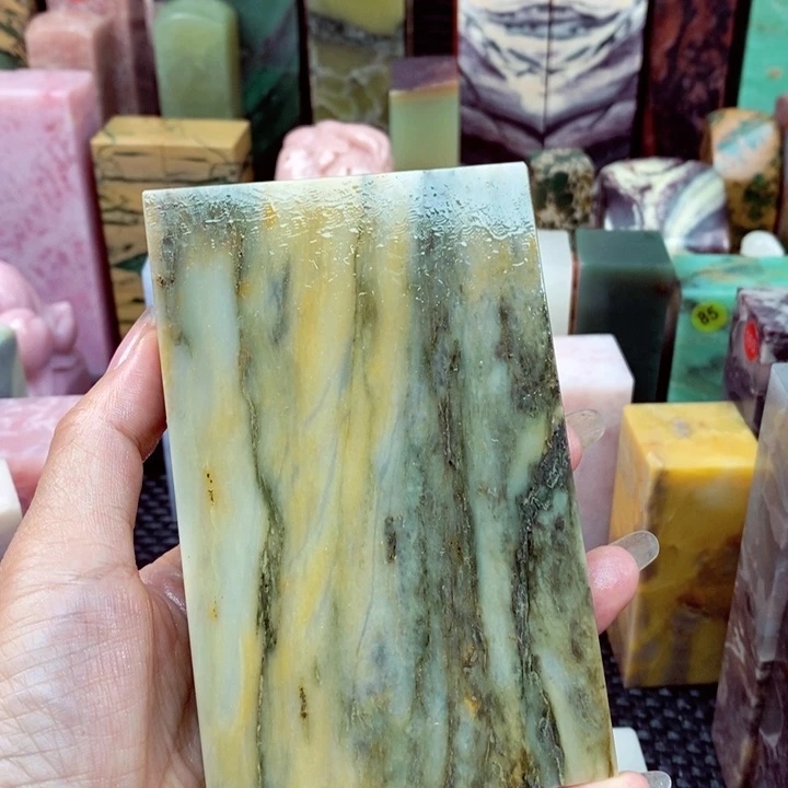 青田石印石用****8云南石头