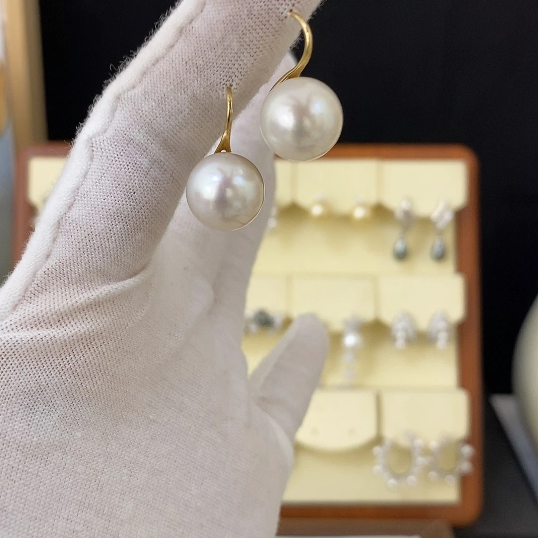 耳饰海水珍珠18K金镶嵌