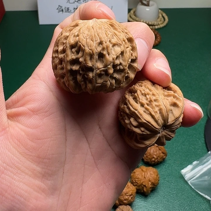 S***.把件文玩核桃山地正磨40尺