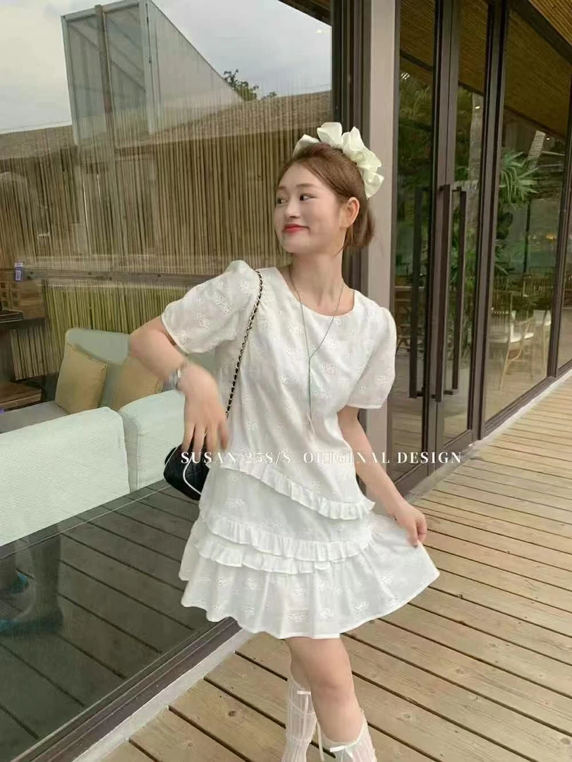 susan@Qw5929 韩系简约不规则荷叶边泡泡袖连衣裙 6-25