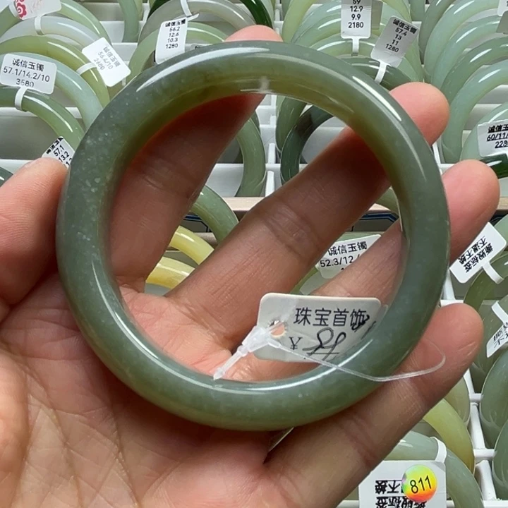 未镶嵌手镯和田玉（糖玉）