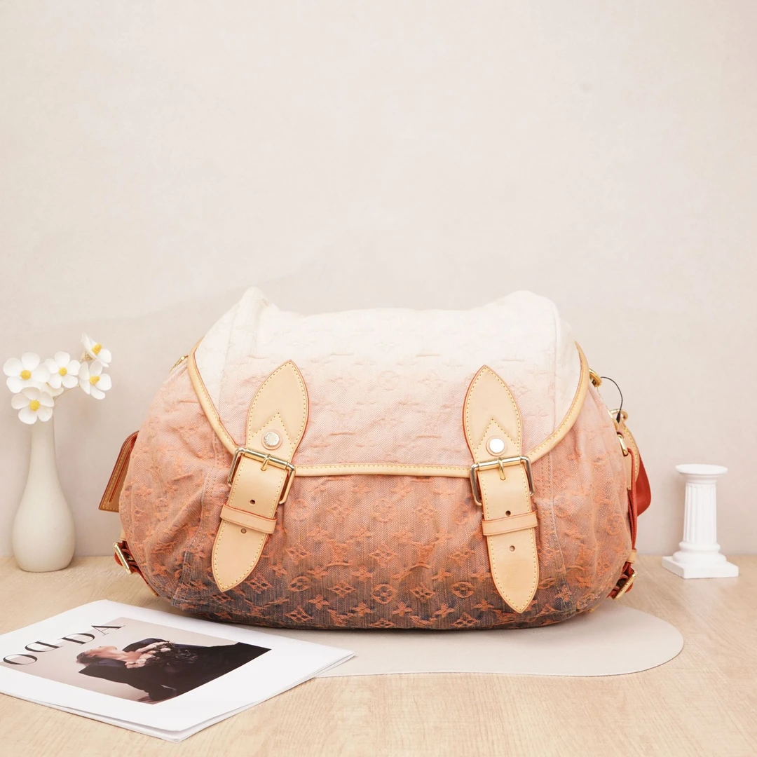 95新 LouisVuitton/路易威登 渐变丹宁斜挎/肩带/皮牌DS026434