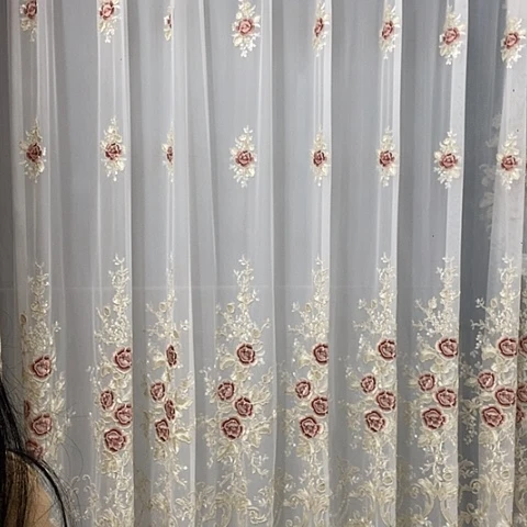 白色底刺绣纱帘4.2对高3.05