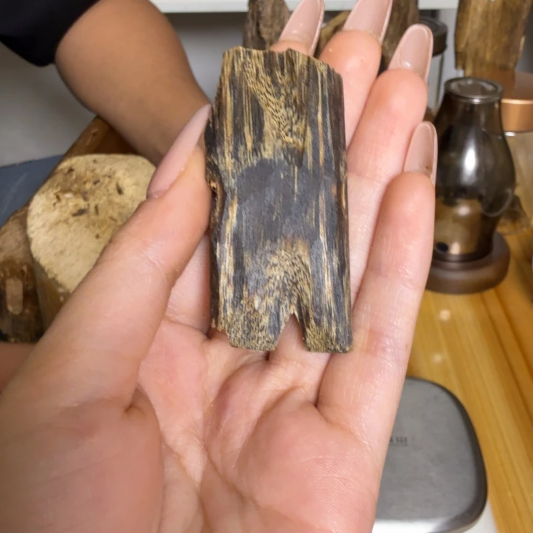 沉香张勺子树心油8克