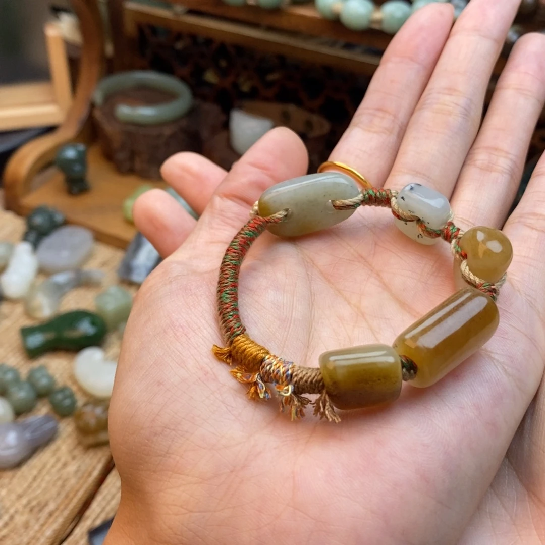 ****满和田玉未镶嵌颈饰