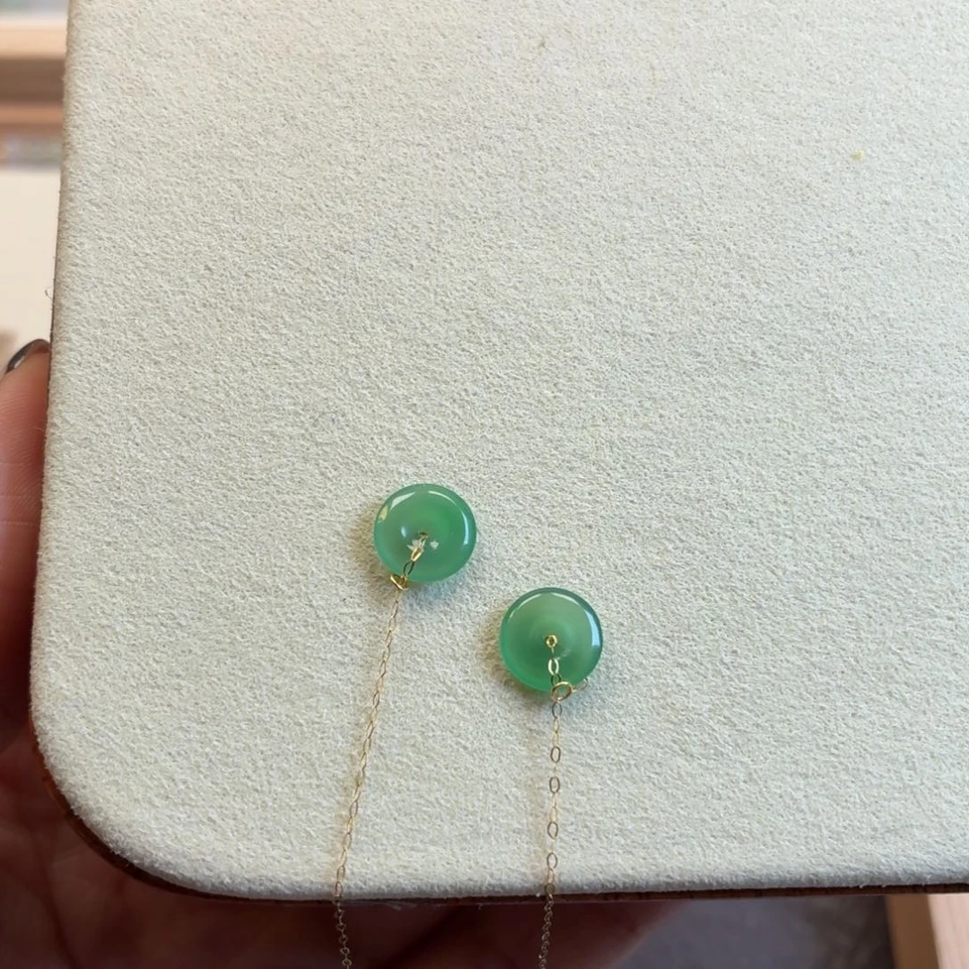 翡翠散珠满绿小扣子一对