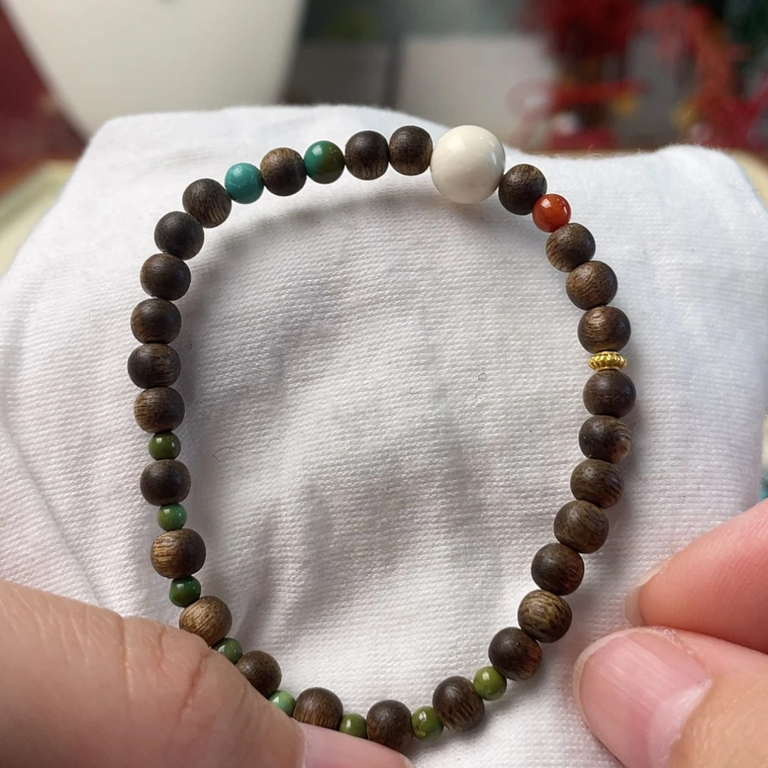 南红玛瑙配饰未镶嵌