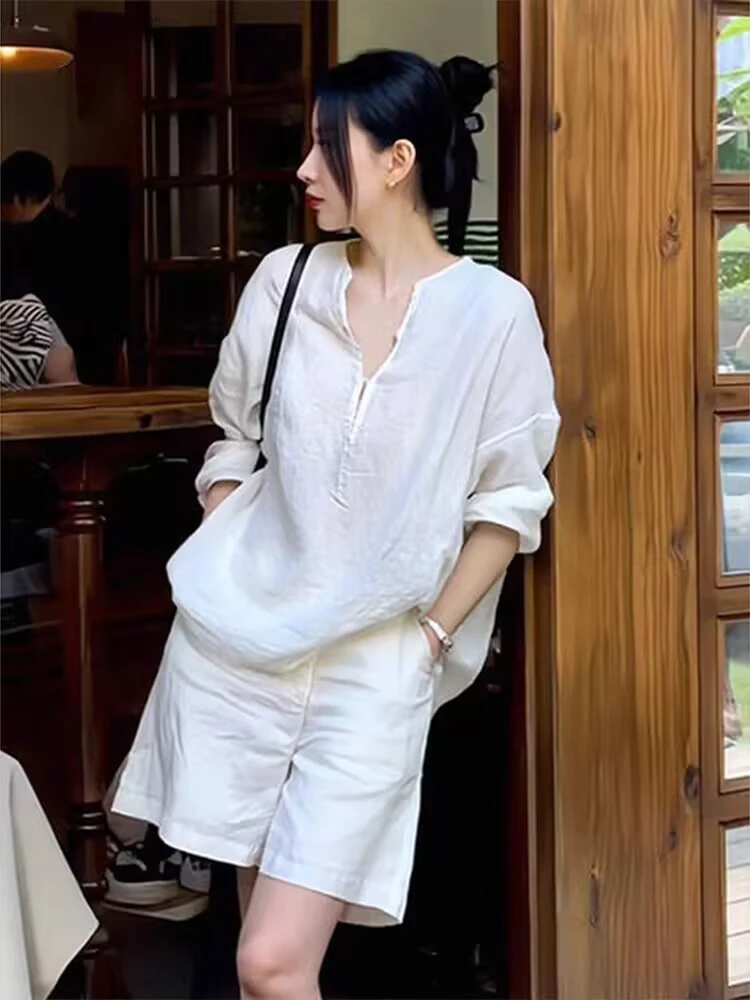 2025时尚白色套装女夏季简约通勤休闲松弛感防晒衬衫短裤两件套
