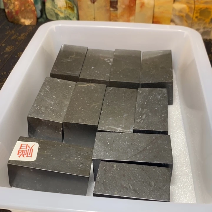 昌化鸡血石印章石