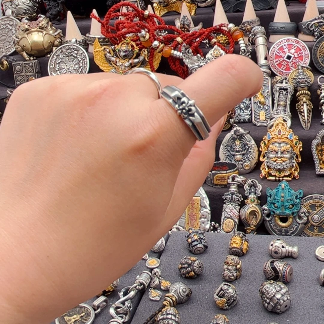 无925银银指环。