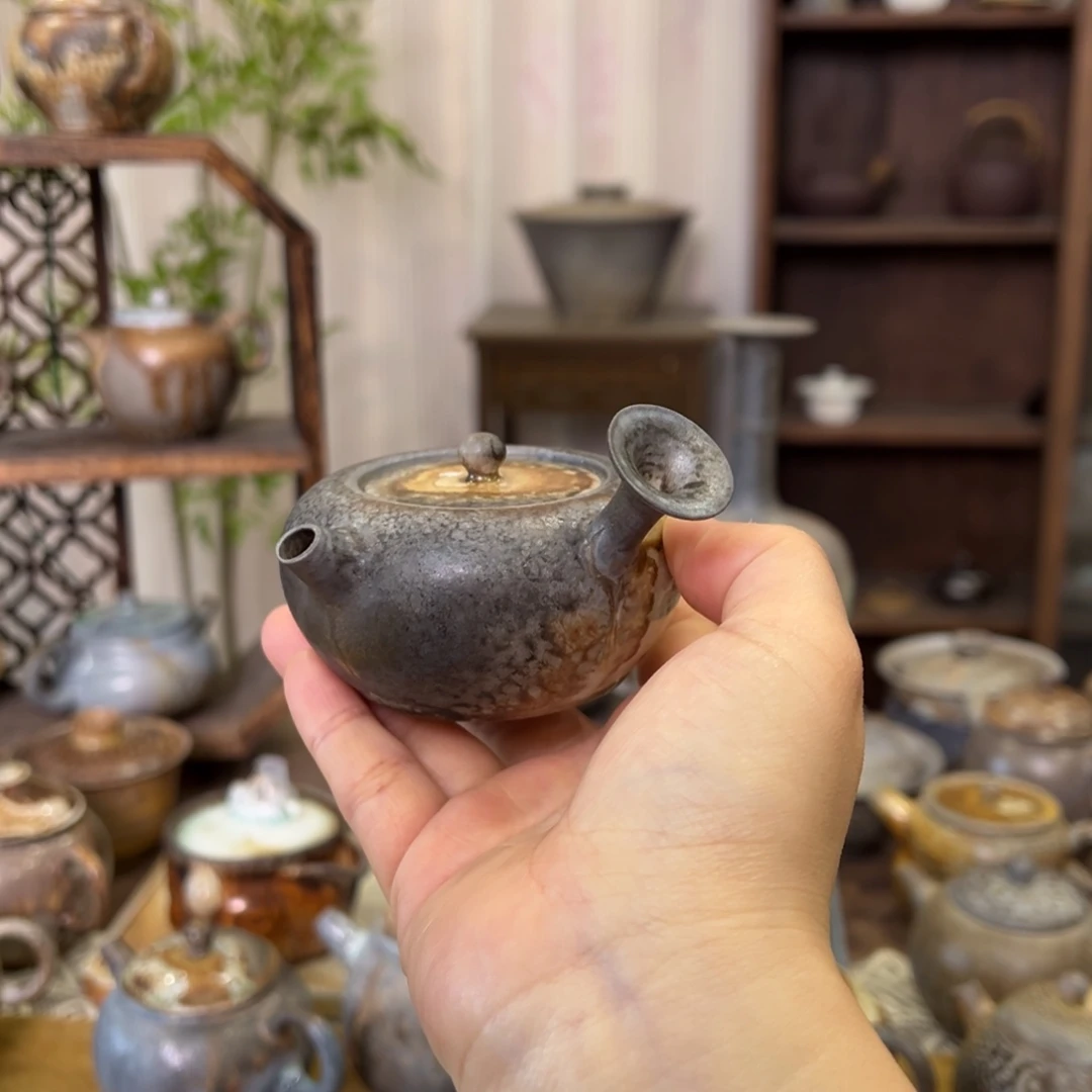 18中白精品侧把壶