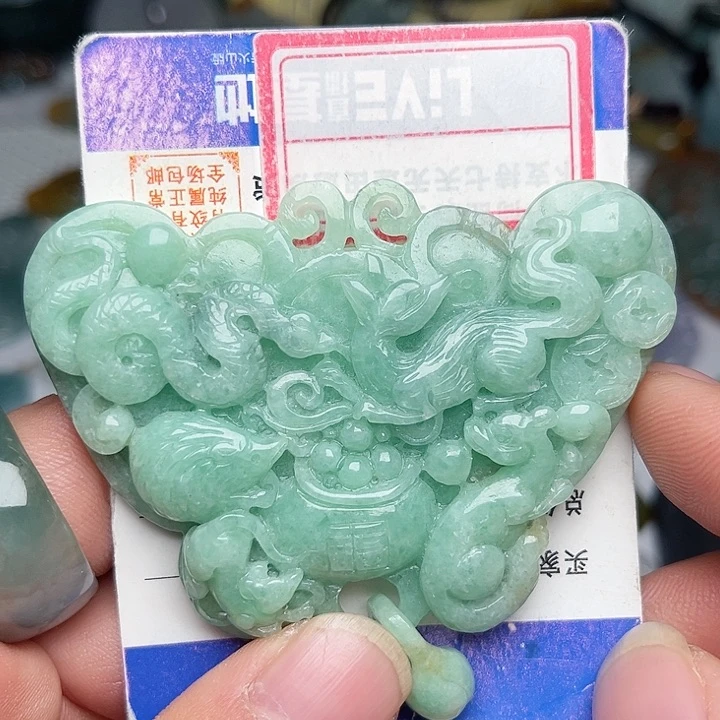 翡翠颈饰未镶嵌五显财神