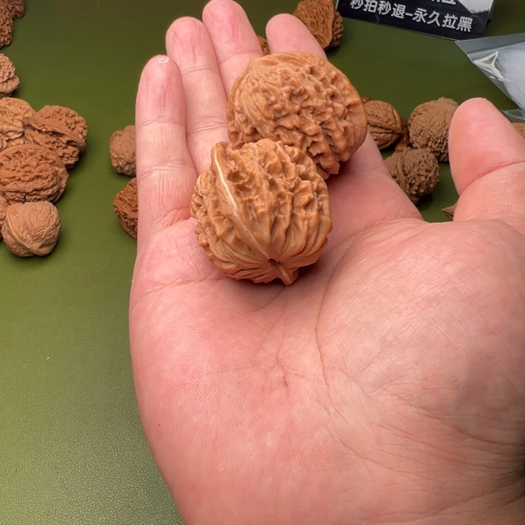 嘿***文玩核桃吊坠四座楼