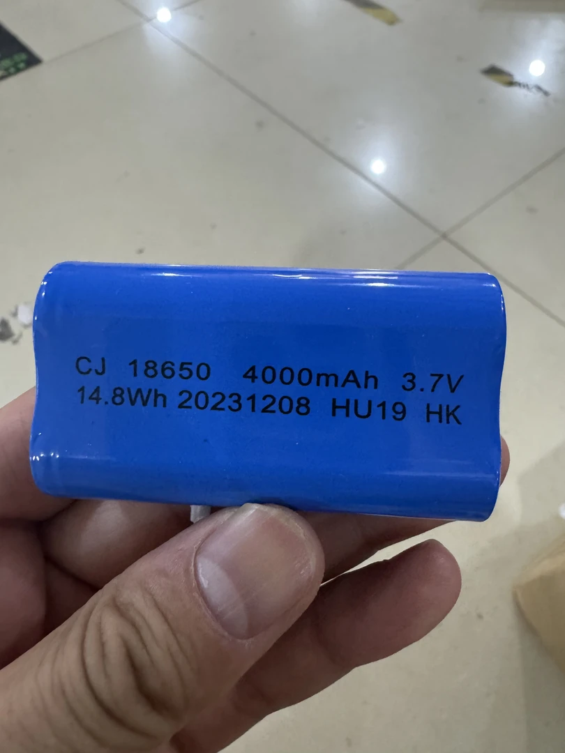 3.7V两并18650大容量电池3节（注意部分地区快递不支持发货）