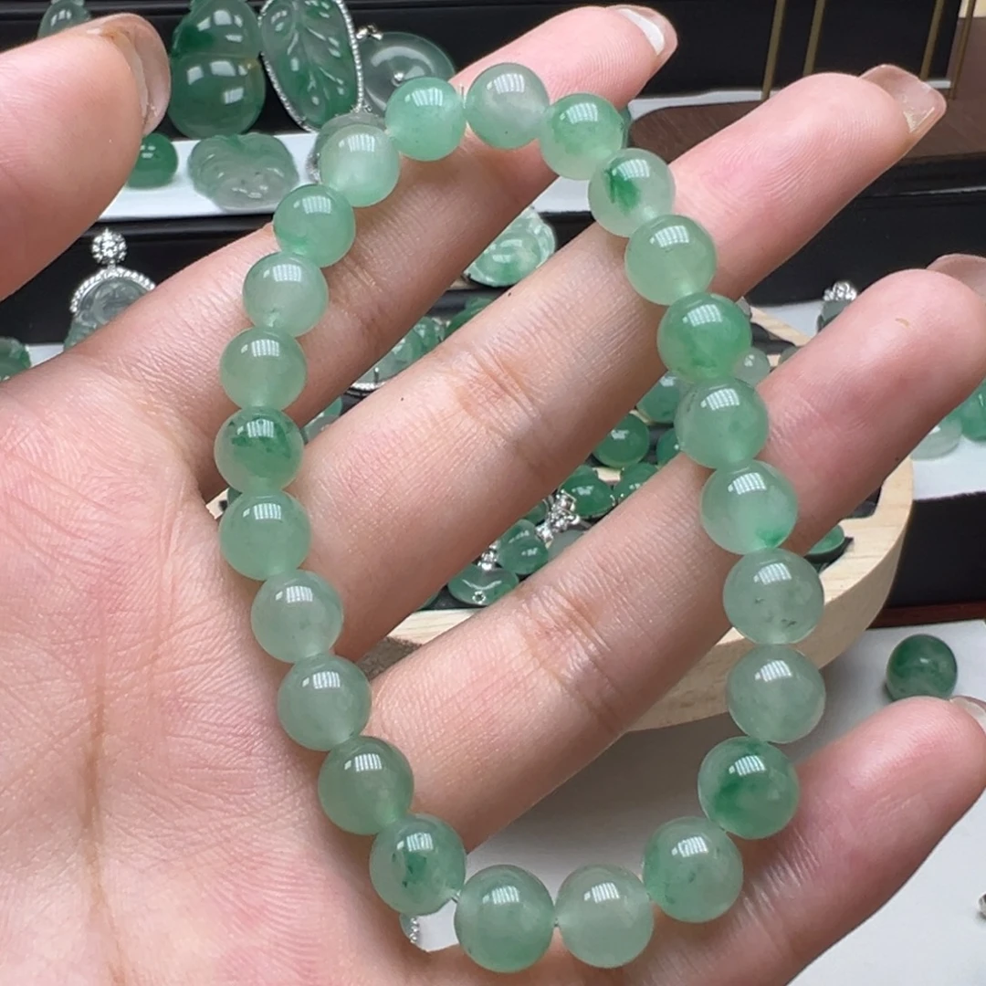 石英质玉（非洲翠）未镶嵌颈饰