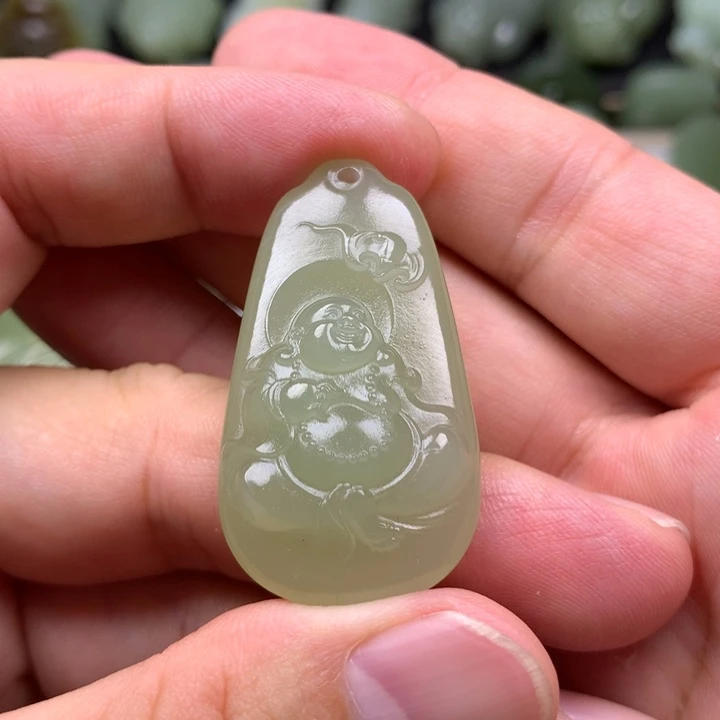 梅****和田玉未镶嵌颈饰