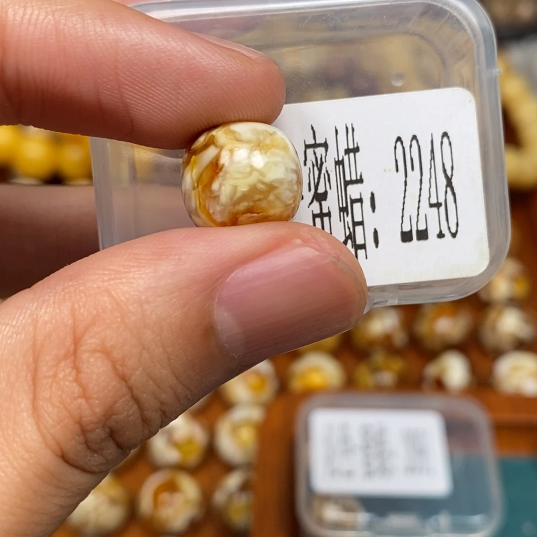 蜜蜡未镶嵌珠宝奇石2248