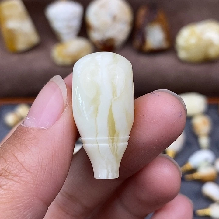 琥珀裸石未镶嵌14三通w73