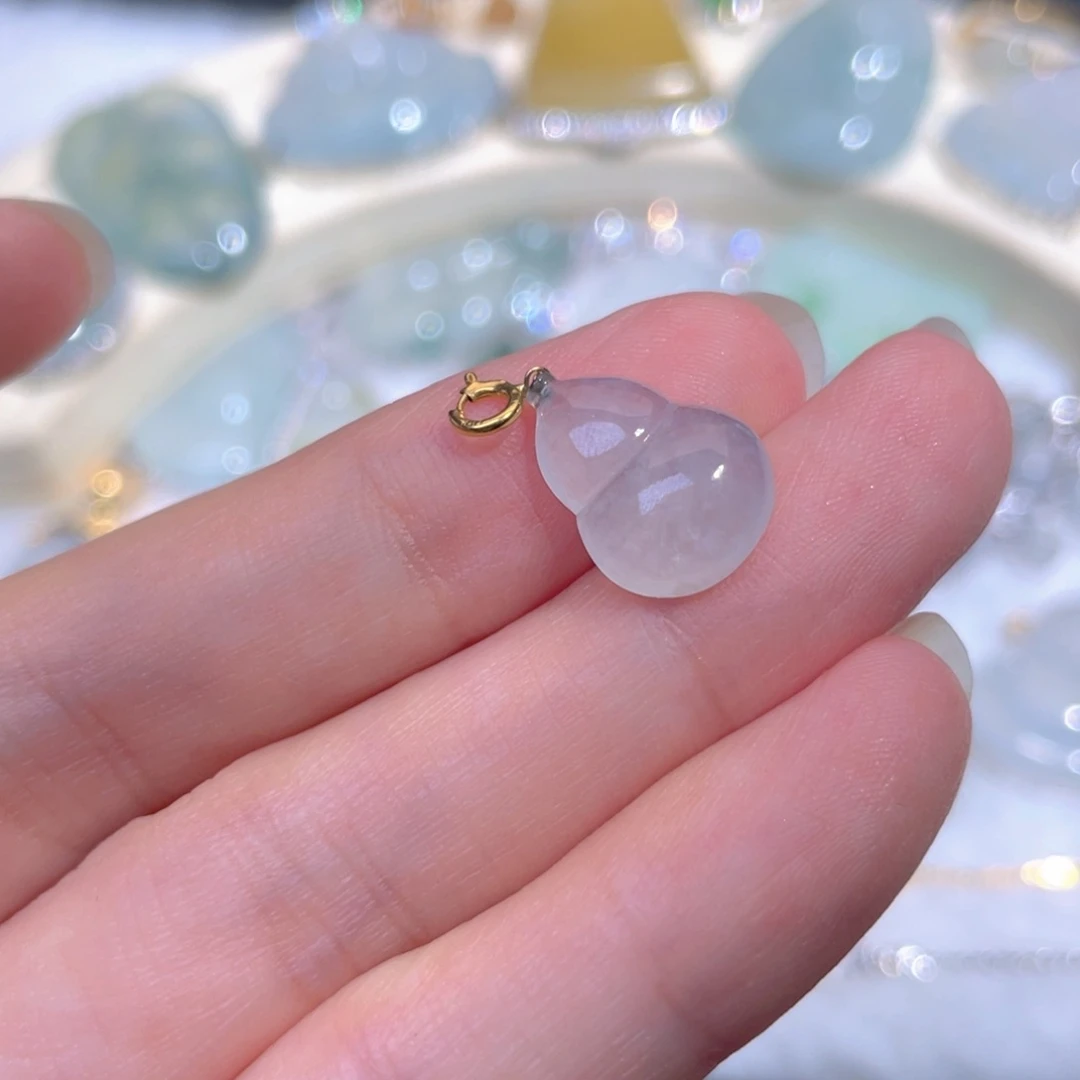 翡翠18K金镶嵌颈饰翡翠
