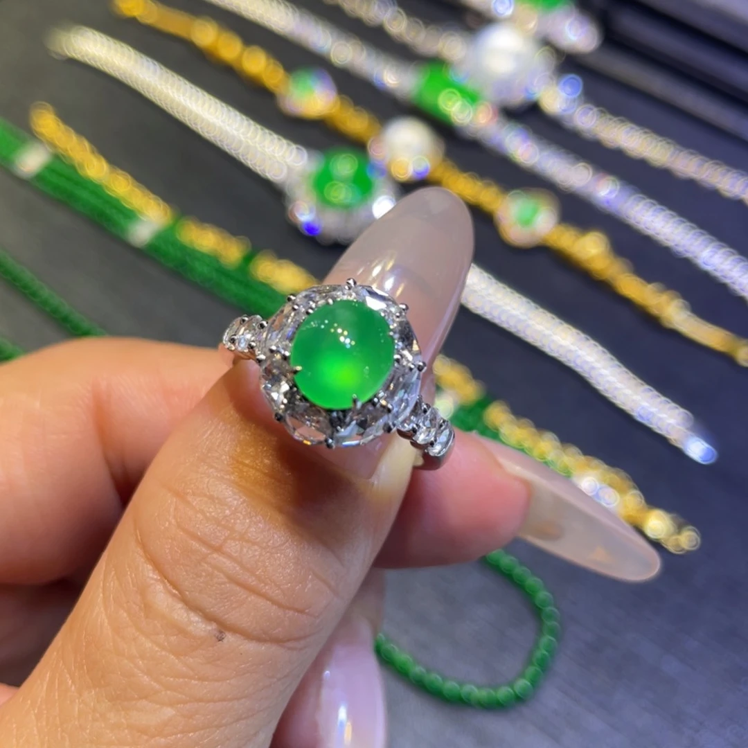 18K金镶嵌定制翡翠蛋面