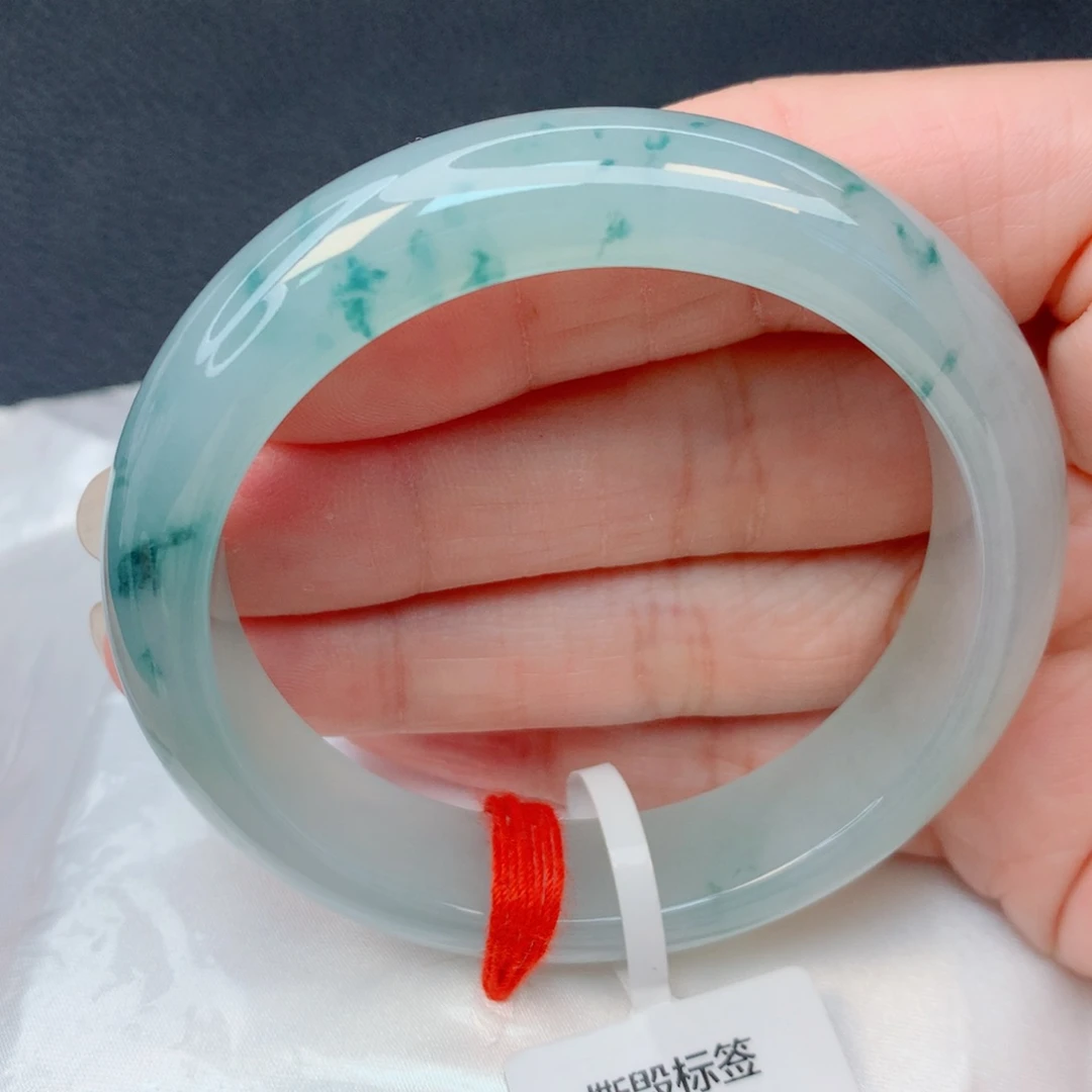 翡翠未镶嵌手镯52.3圈 冰蓝底飘蓝花完整推荐