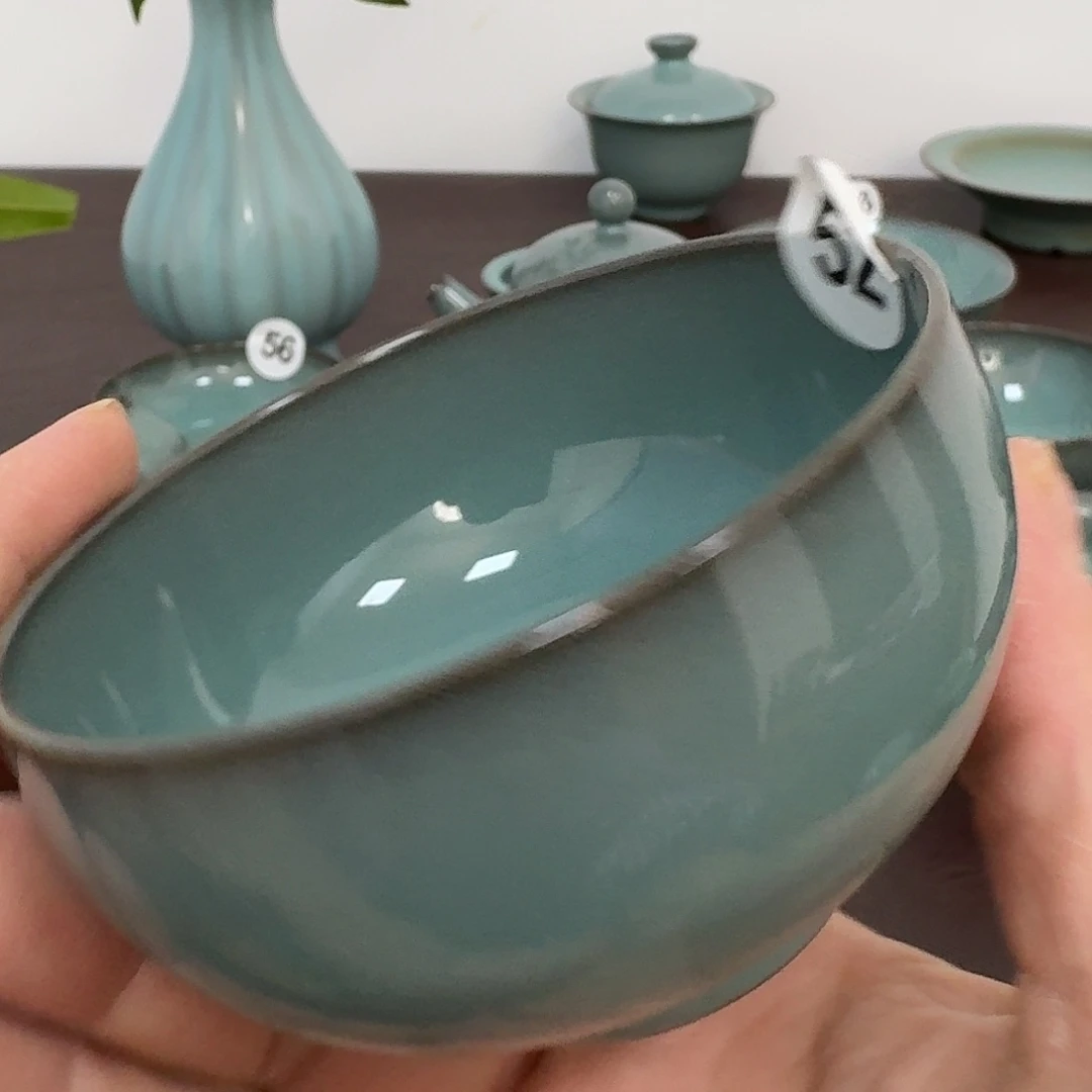 黑胎无片纹金扣杯