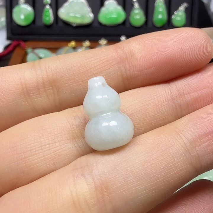 无***物翡翠裸石天然翡翠葫芦