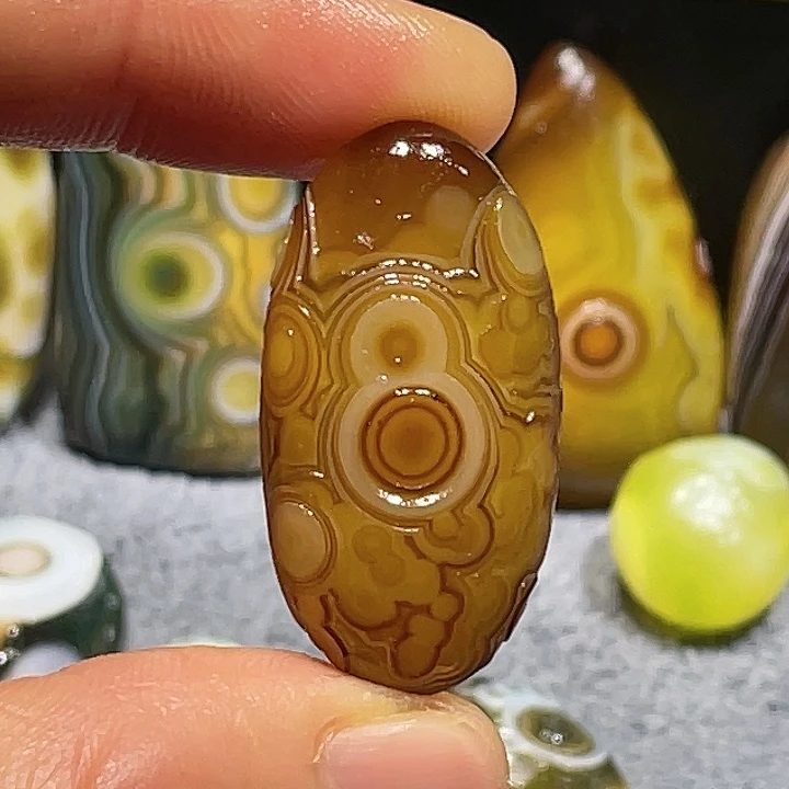 玛瑙/玉髓未镶嵌珠宝奇石