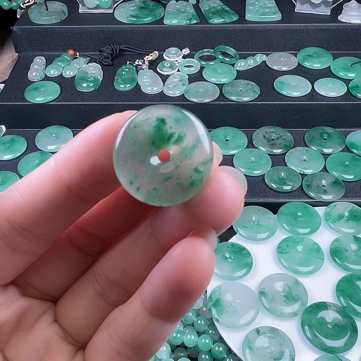 石英质玉未镶嵌颈饰