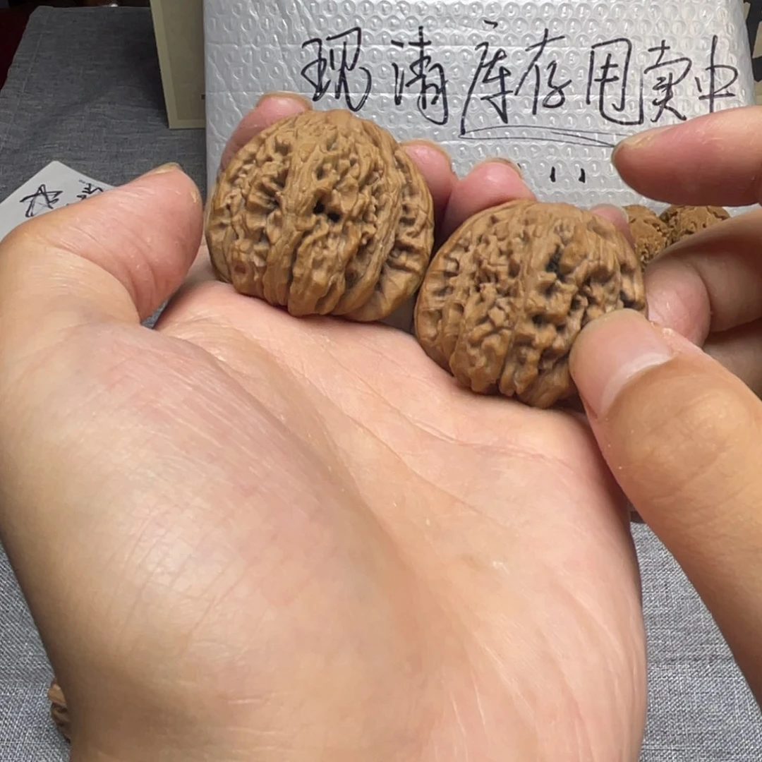 文玩核桃把件三角楼 002