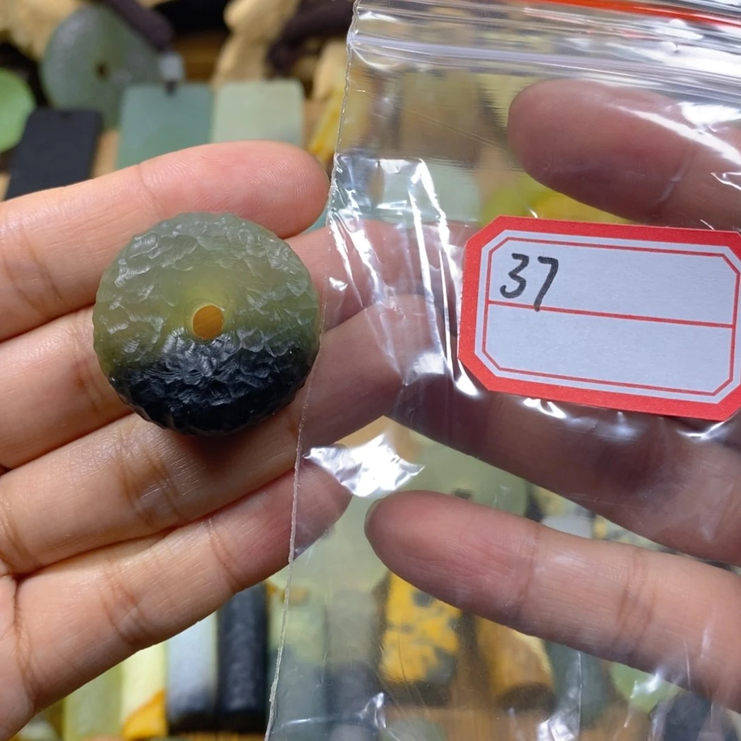 蛇纹石玉未镶嵌颈饰空*