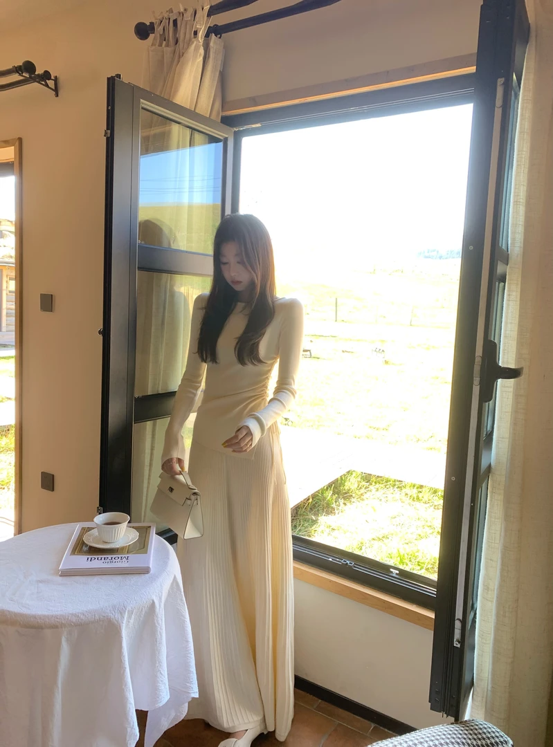 EIA一尧【智性美人】气质简约知性设计感上衣+半裙显瘦老钱早秋套装