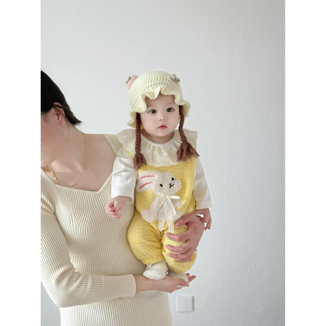 秋季婴儿衣服可爱上衣背带裤宝宝早秋套装超萌长袖休闲裤女宝秋装