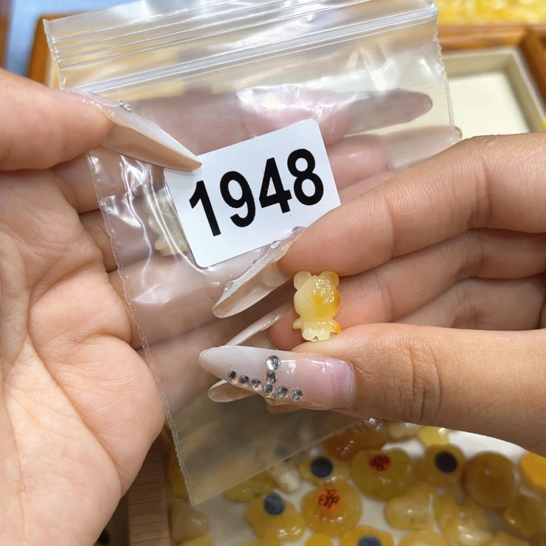 琥珀未镶嵌珠宝奇石