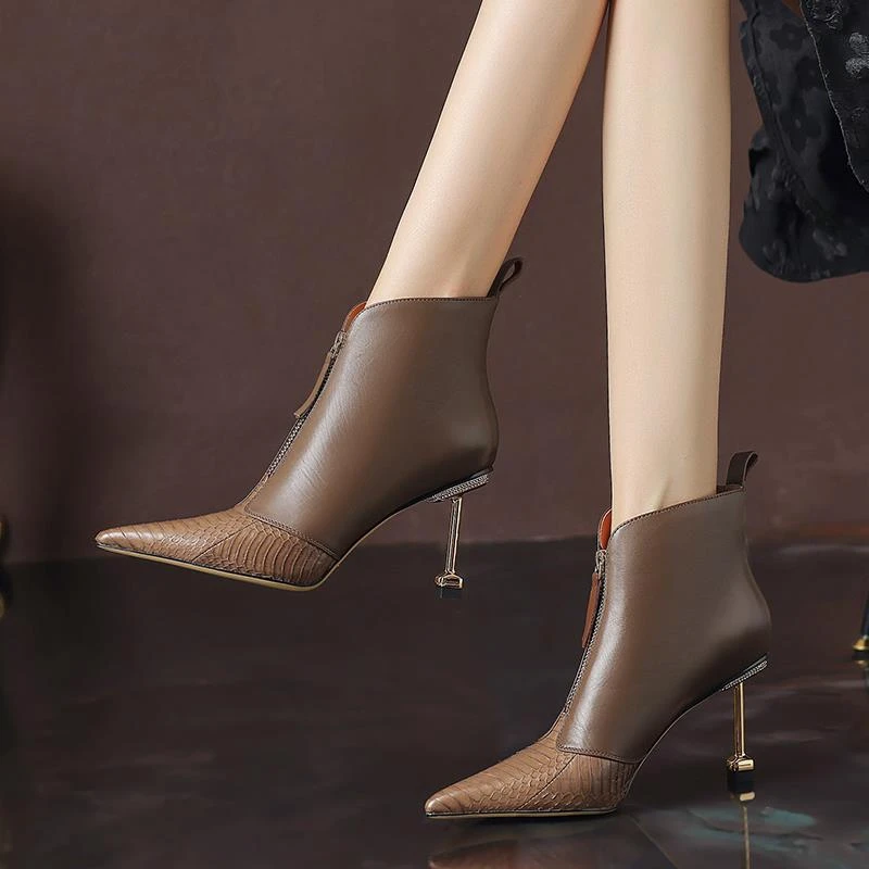前拉链短靴女蛇皮尖头法式气质短靴2024小牛皮黑色高跟鞋秋冬短靴
